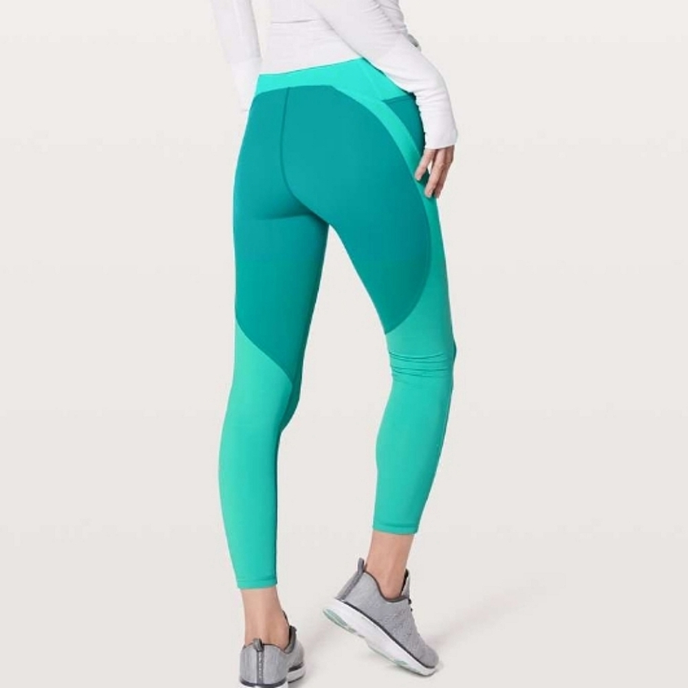 Like New Lululemon Train Times 7/8 Pant *Blocked 25" - Picture 2 of 14